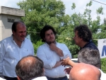 de_angelis_con_gli_operai_della_mabo_di_supino_02