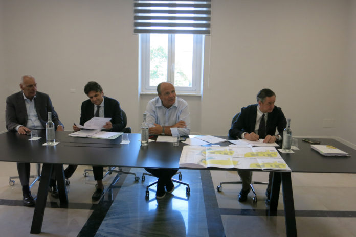 permaflex-tavolo-relatori